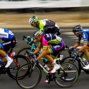 men-riding-bicycles-competition_1623813-73